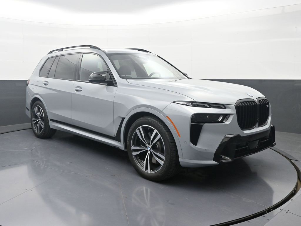 New 2026 BMW X7 M60i w/ Executive Package image 3