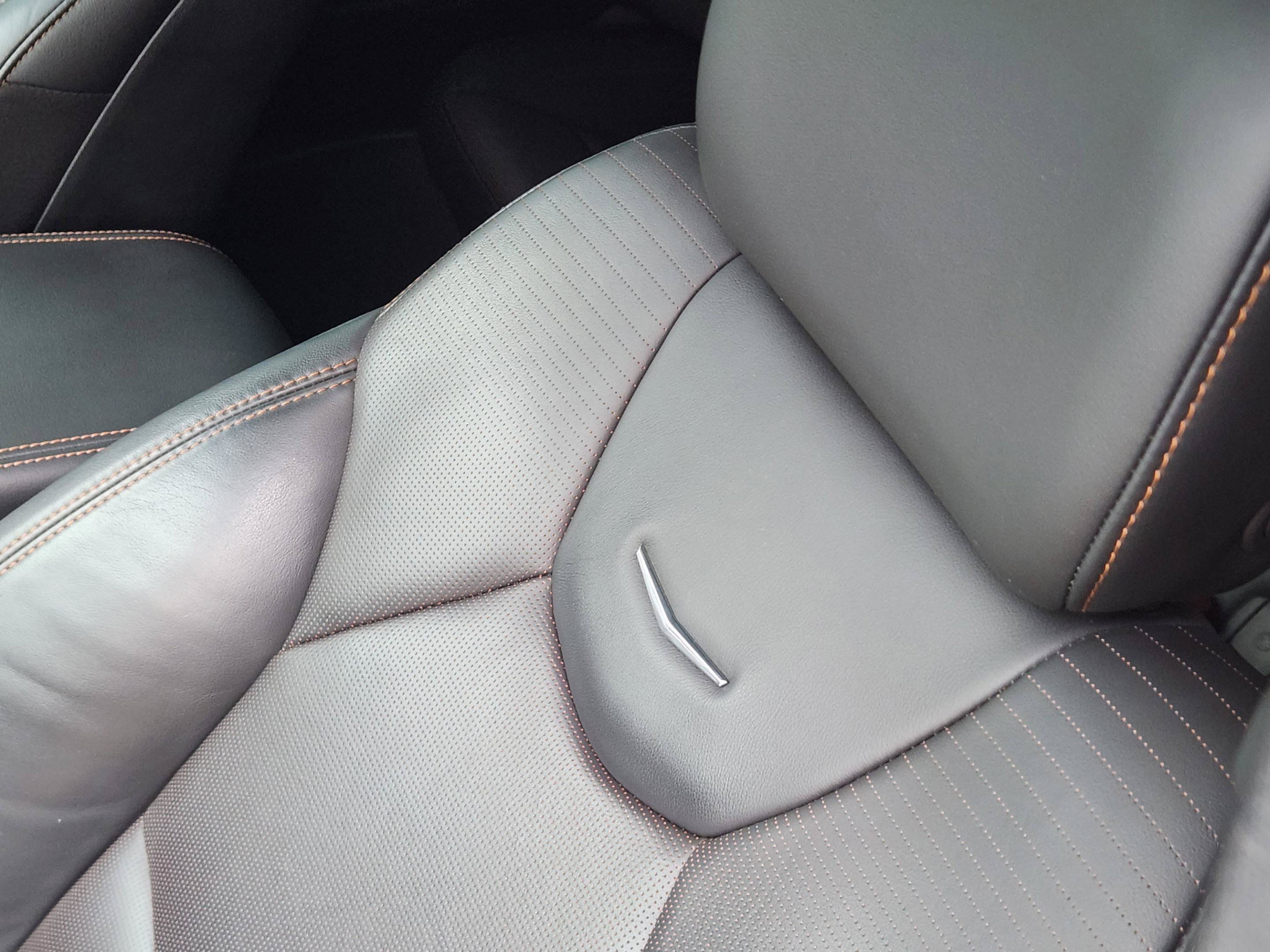 Used 2022 Cadillac CT5 V w/ Premium Package RWD image 9