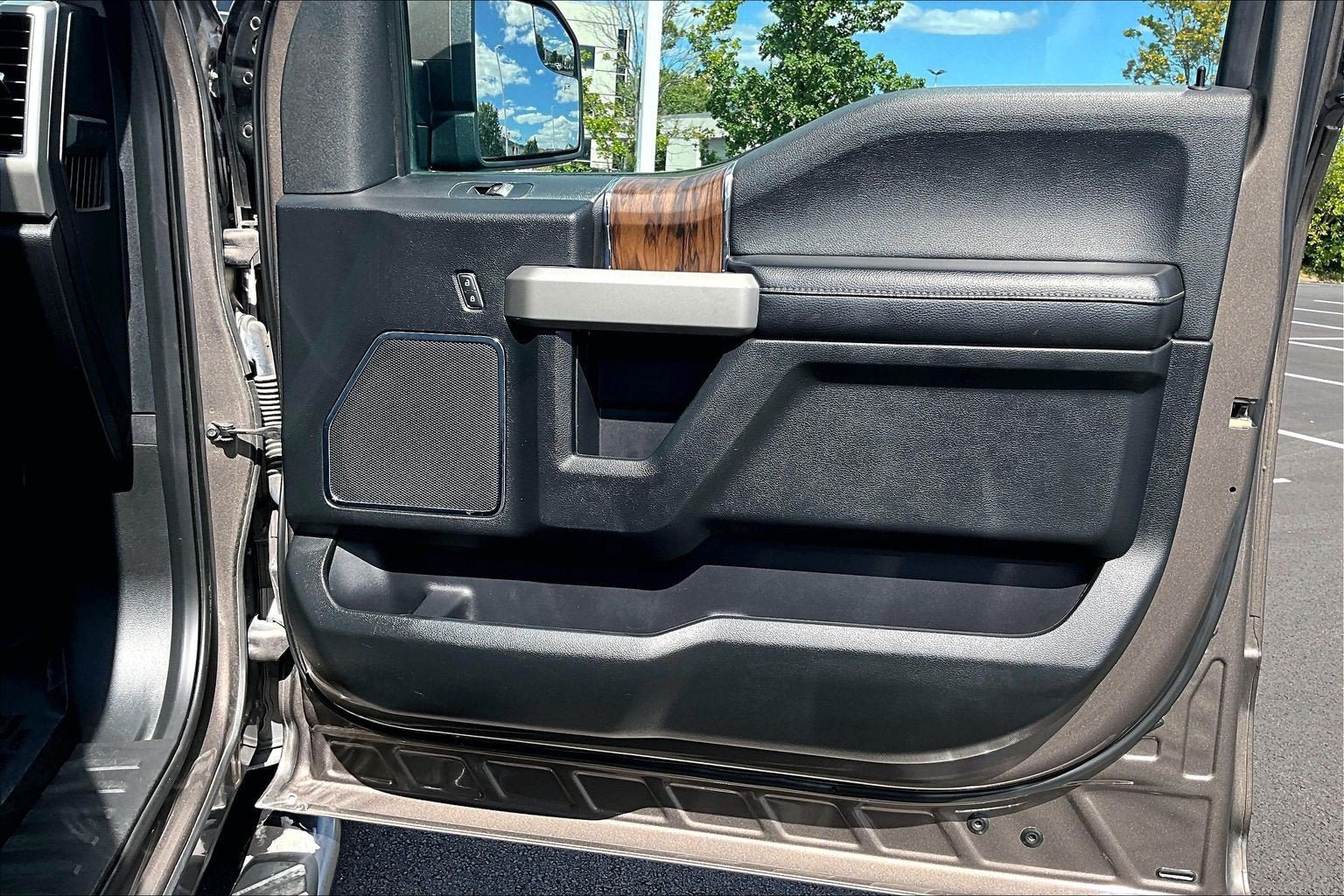 Used 2018 Ford F150 Lariat AWD/4WD image 21