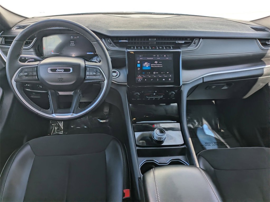 Used 2024 Jeep Grand Cherokee L Laredo image 26