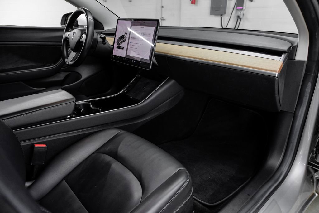 Used 2018 Tesla Model 3 Mid Range image 19