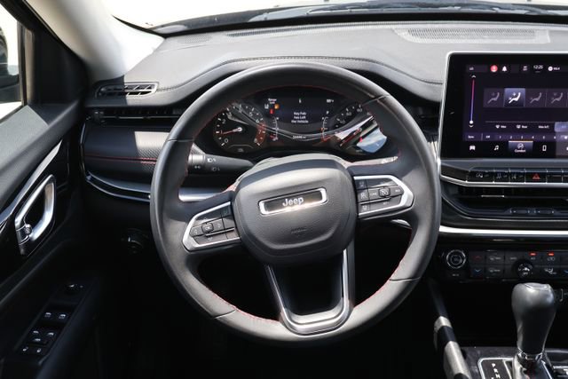 Used 2022 Jeep Compass Trailhawk AWD/4WD image 11