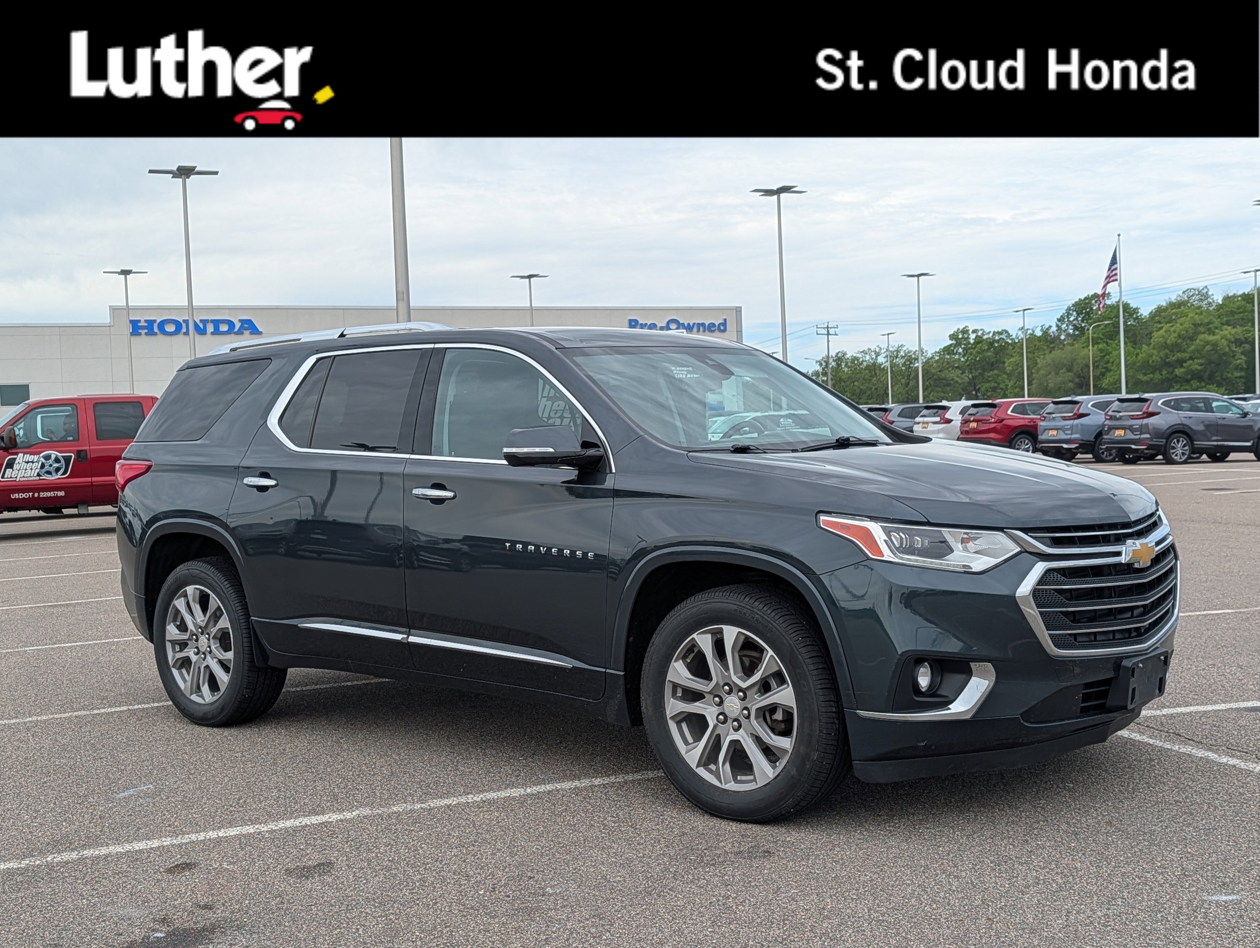 Used 2019 Chevrolet Traverse Premier AWD/4WD image 1