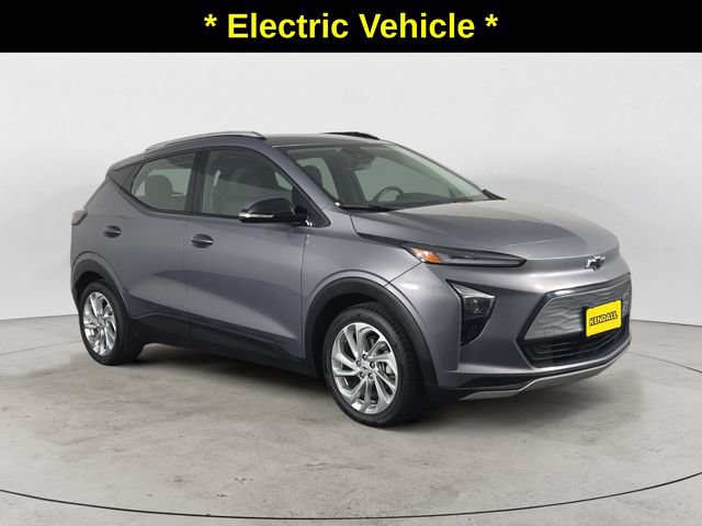 Certified 2023 Chevrolet Bolt EUV LT w/ Driver Confidence Package FWD image 3
