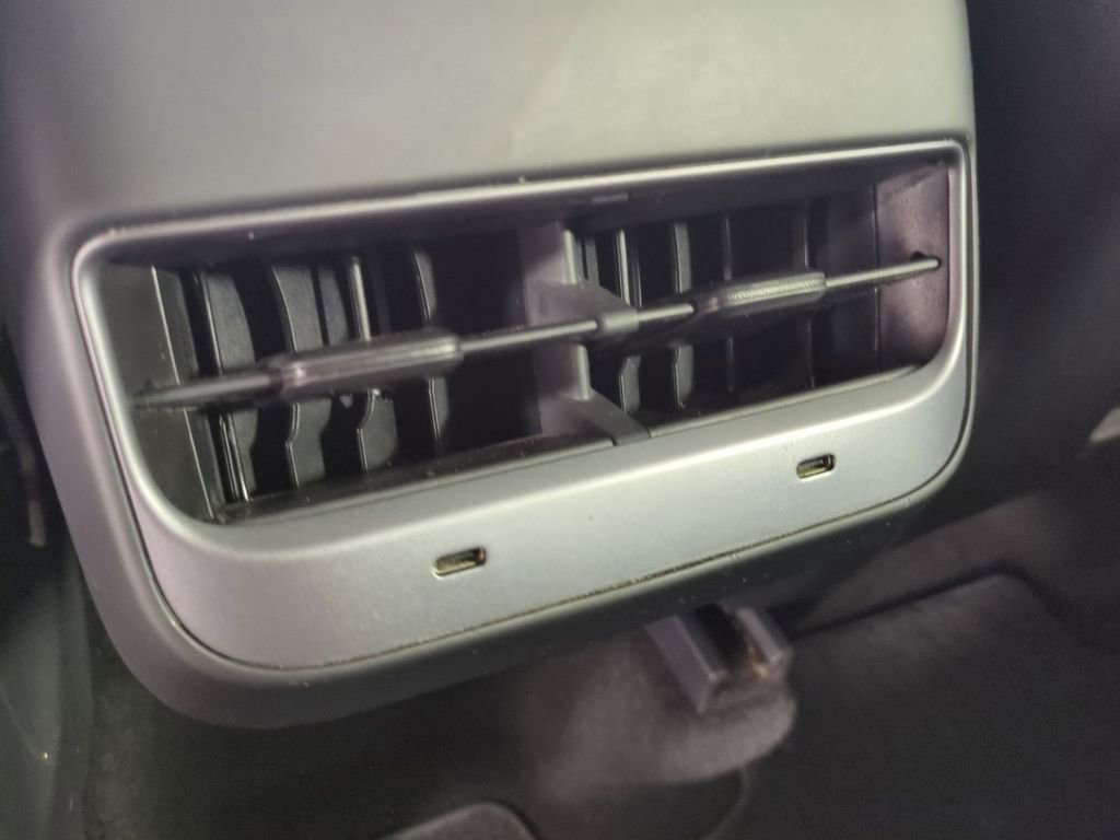 Used 2021 Tesla Model Y Long Range image 15