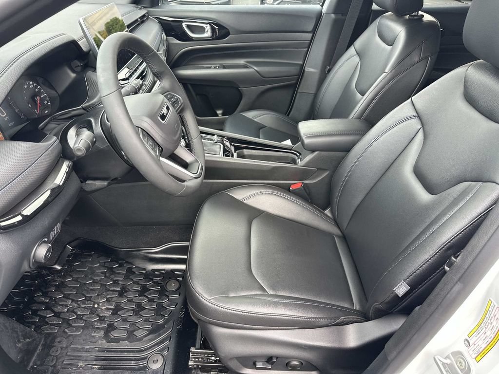 Used 2026 Jeep Compass Limited AWD/4WD image 19