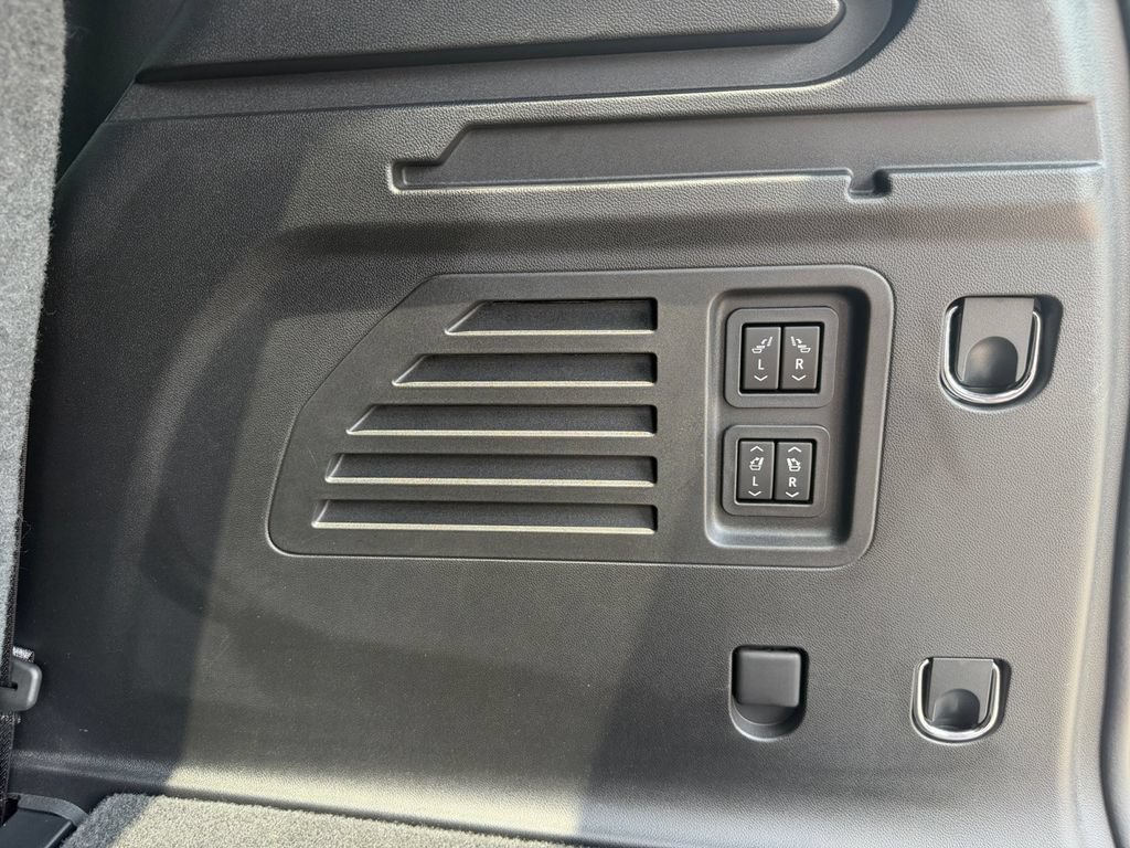 Used 2024 GMC Acadia Denali FWD image 36