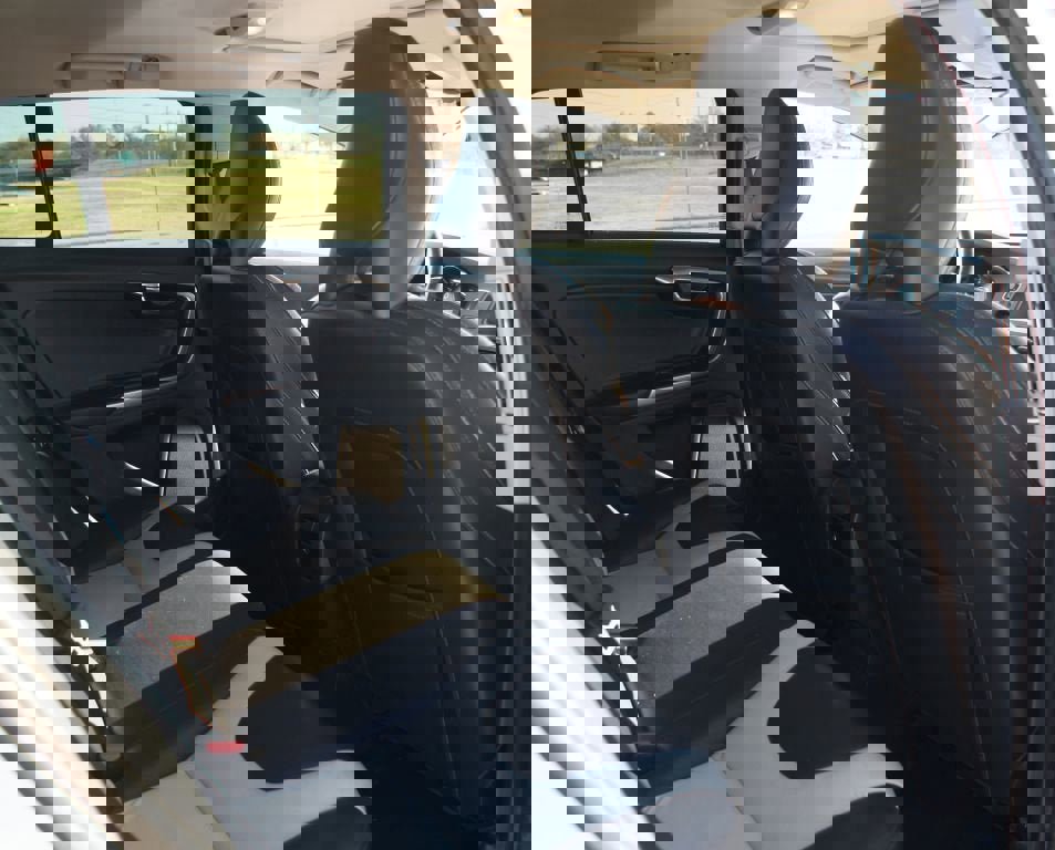 Used 2017 Volvo V60 T5 Cross Country w/ Convenience Package image 21