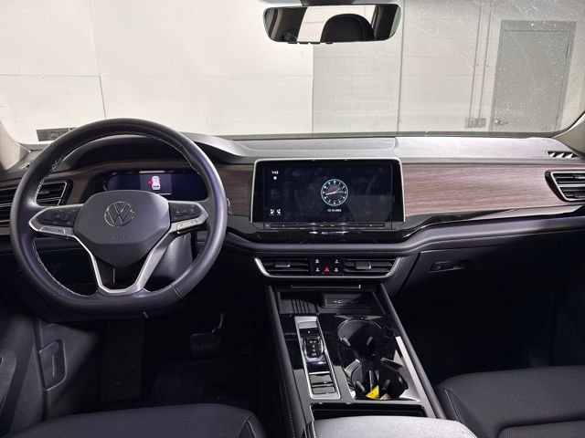 Used 2025 Volkswagen Atlas SEL image 12