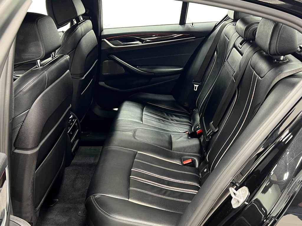 Used 2018 BMW M550i xDrive AWD/4WD image 33