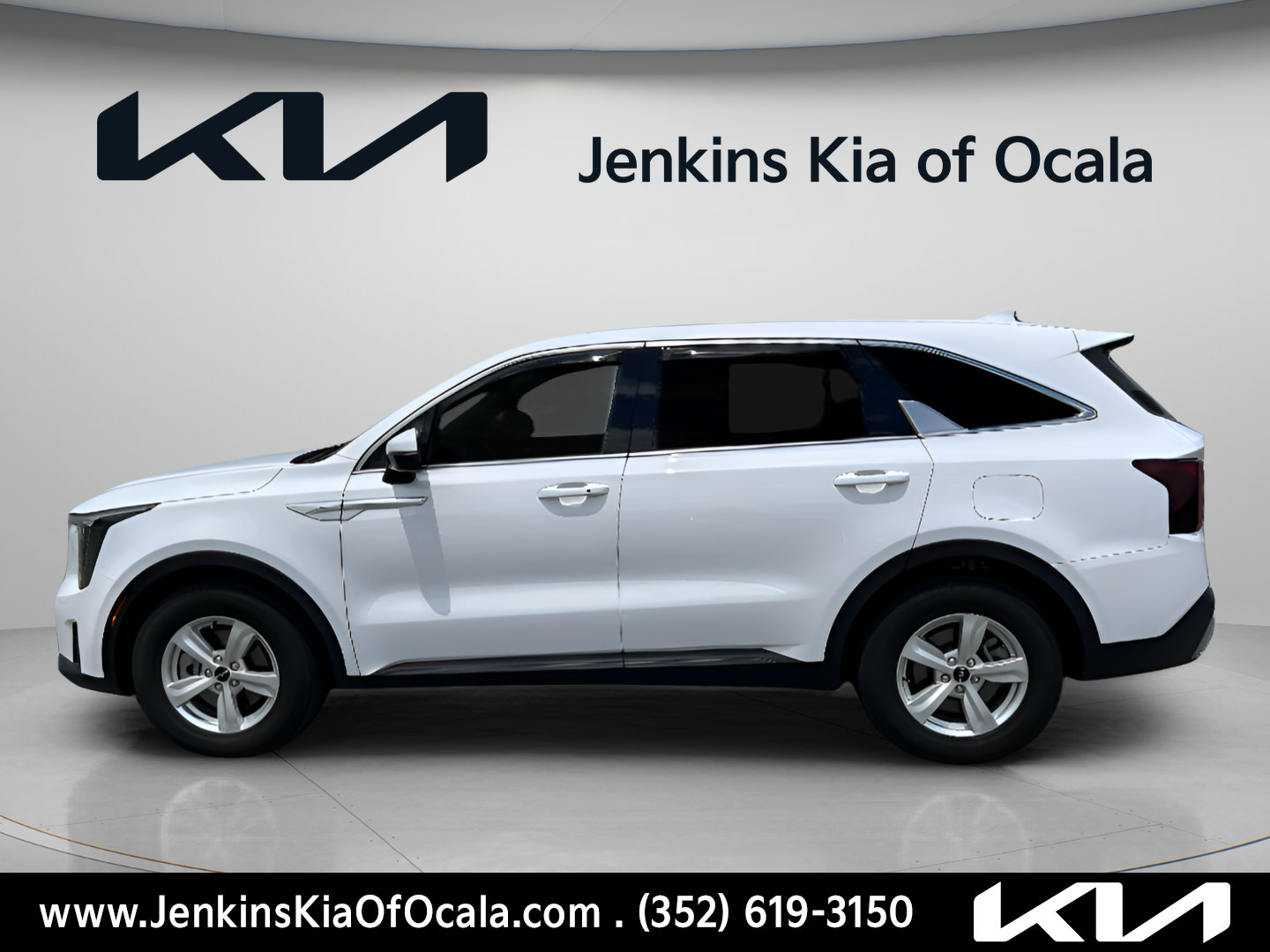 Used 2024 Kia Sorento LX FWD image 9