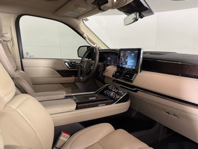 Used 2020 Lincoln Navigator L Reserve w/ Luxury Package AWD/4WD image 34