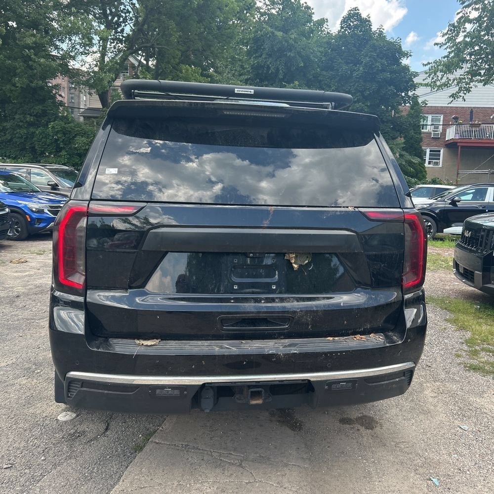 Used 2021 GMC Yukon Denali AWD/4WD image 5