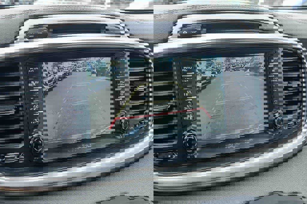 Used 2017 Kia Sorento SX image 22