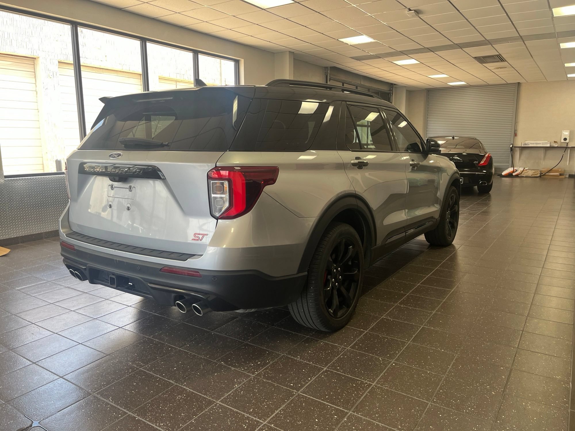 Used 2023 Ford Explorer ST w/ Equipment Group 401A AWD/4WD image 4