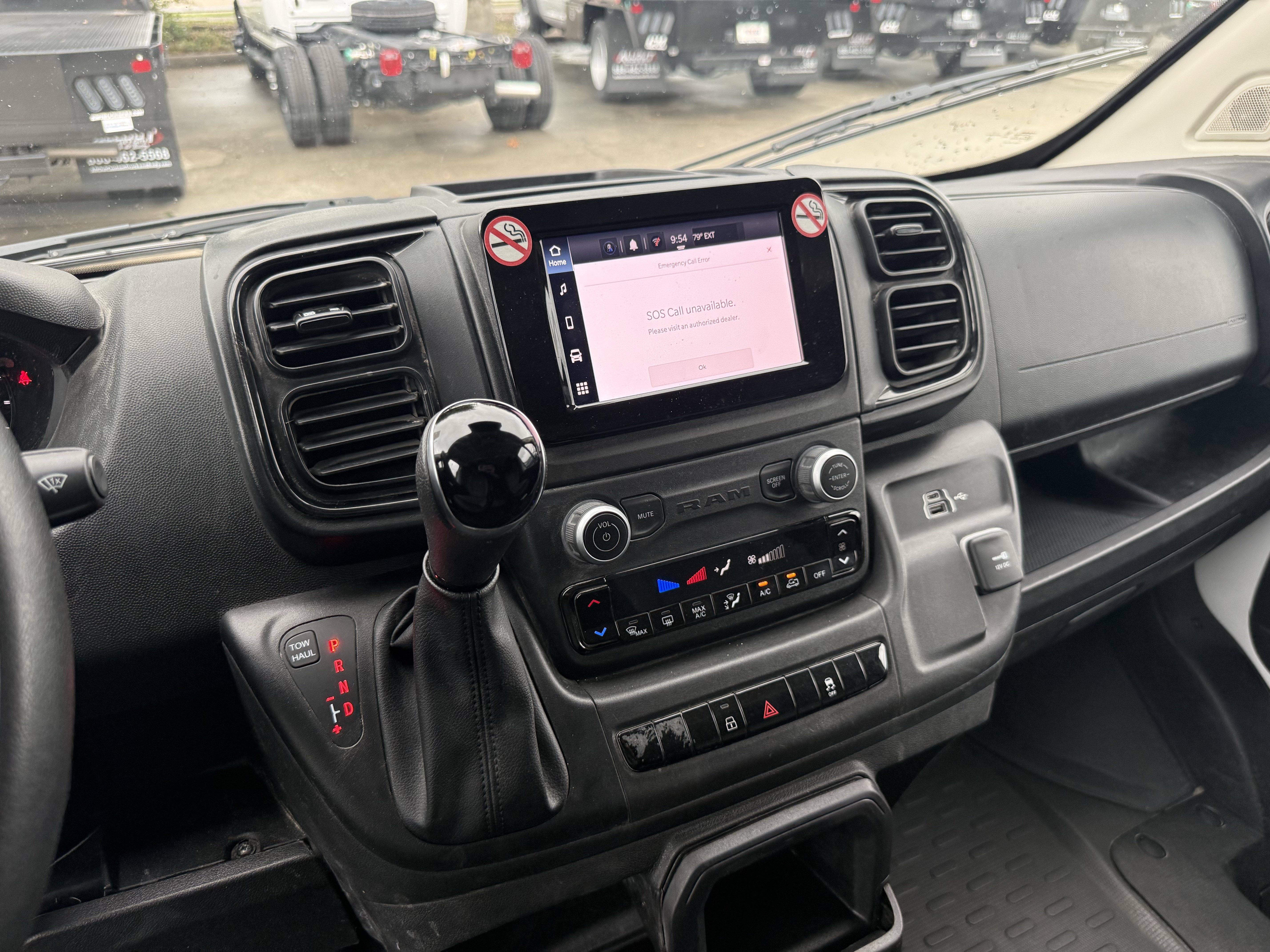 Used 2025 RAM ProMaster 2500 w/ Convenience Group FWD image 19
