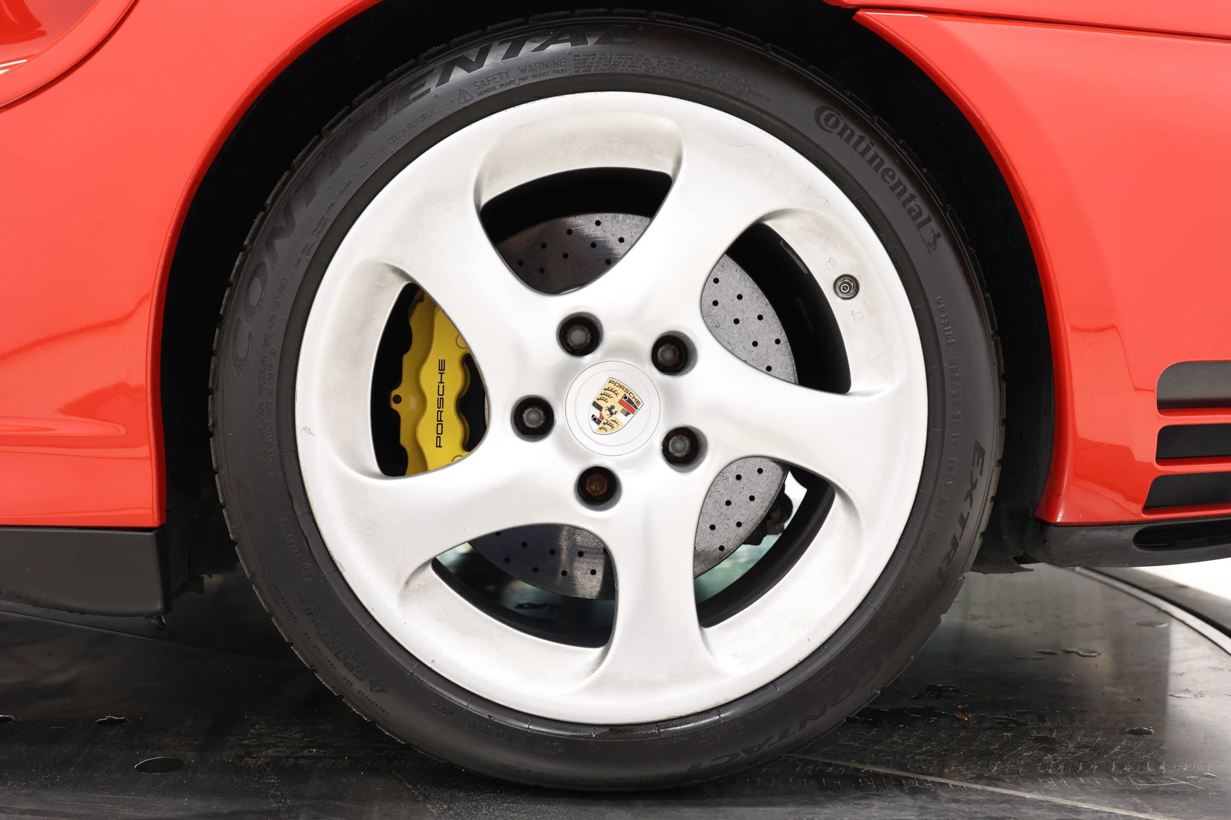 Used 2005 Porsche 911 Turbo image 92