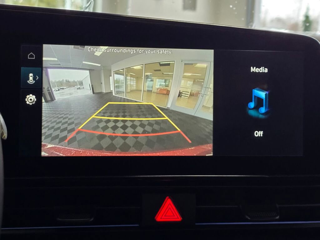 New 2025 Hyundai Elantra SEL image 20