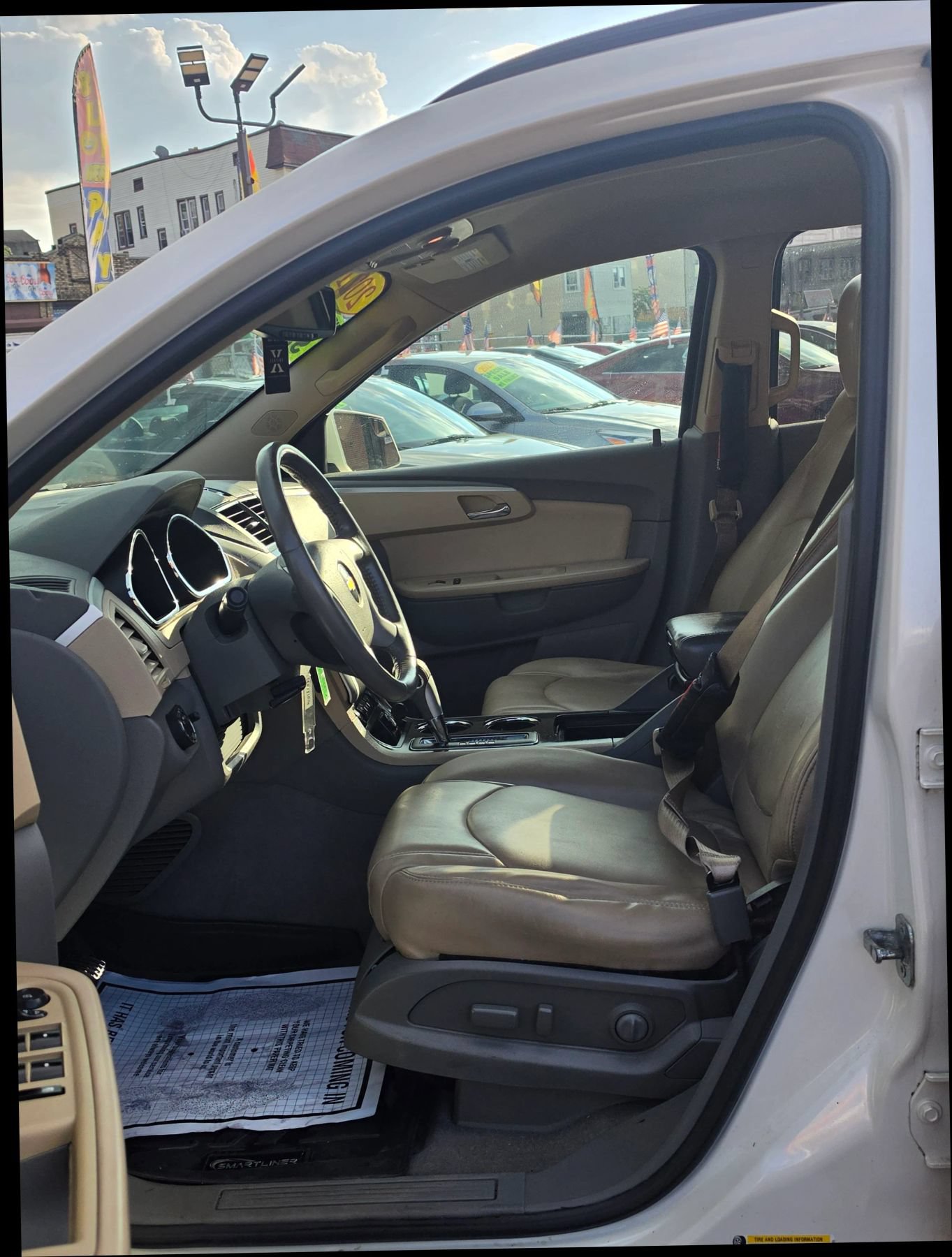Used 2011 Chevrolet Traverse LT w/ Personal Connectivity Package FWD image 16