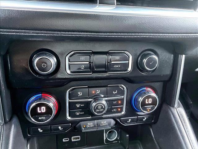 Used 2021 Chevrolet Suburban LT w/ Luxury Package RWD image 23