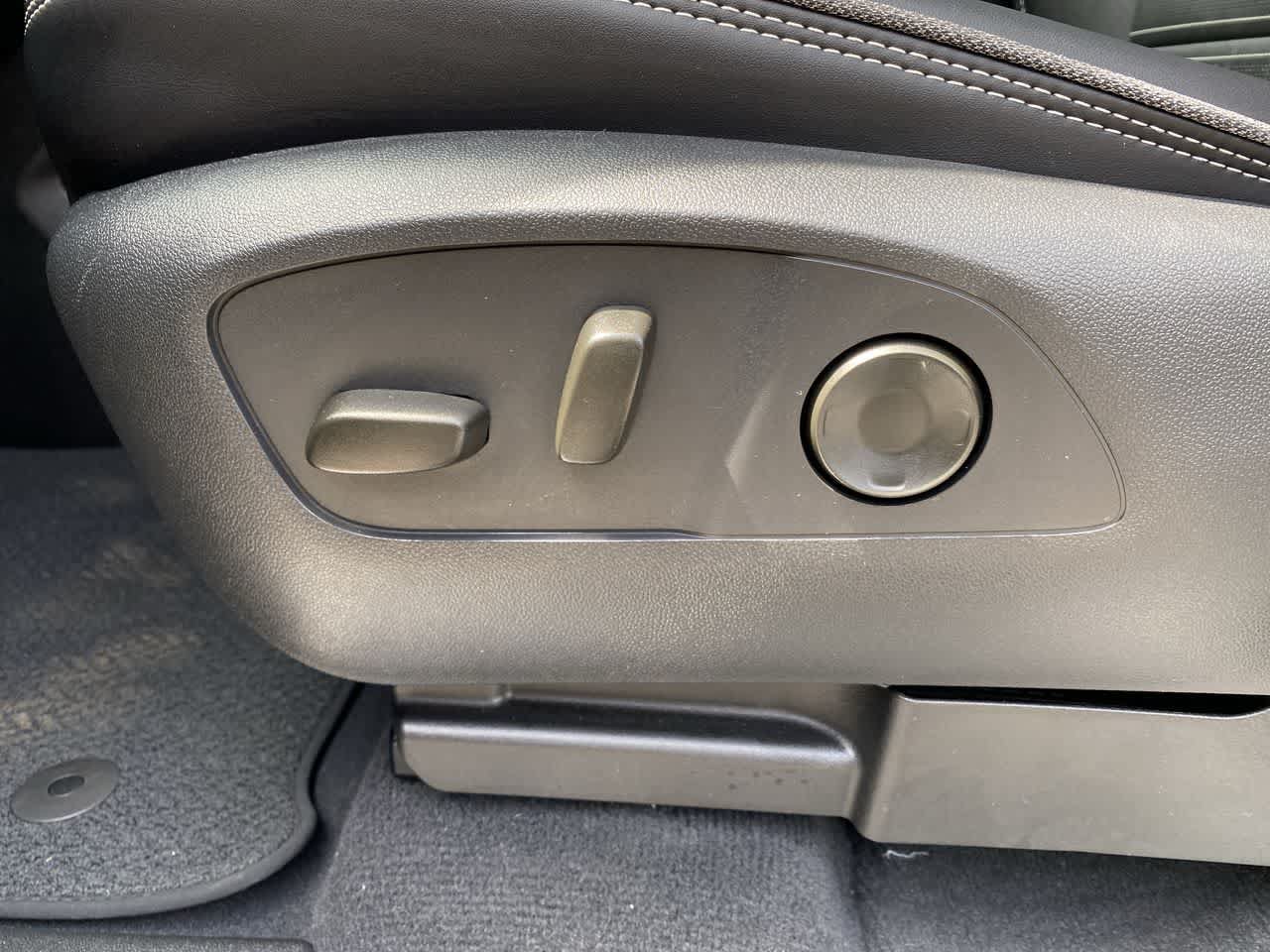 Used 2025 GMC Sierra EV Denali AWD/4WD image 14