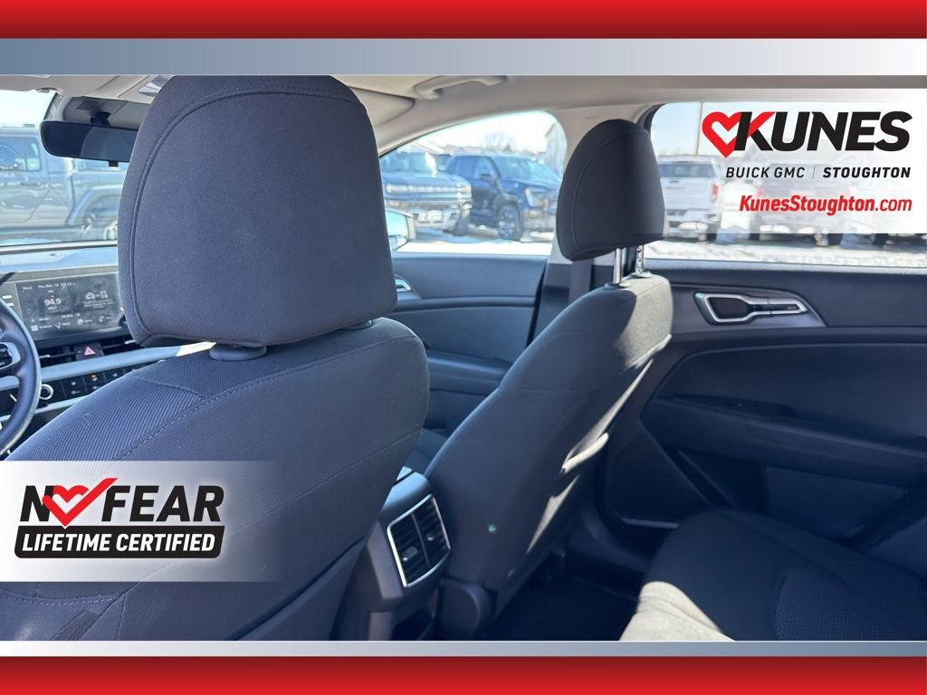 Used 2025 Kia Sportage LX image 35