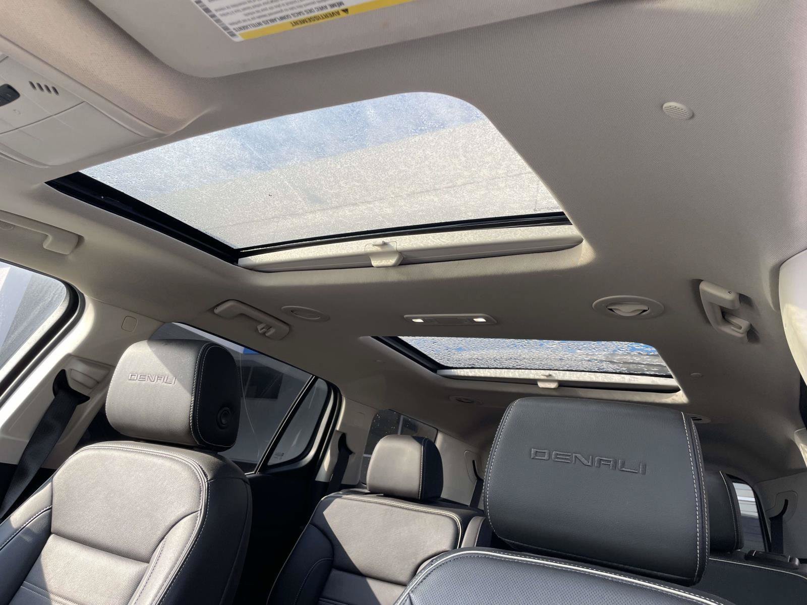 Used 2023 GMC Acadia Denali w/ Denali Technology Package FWD image 19