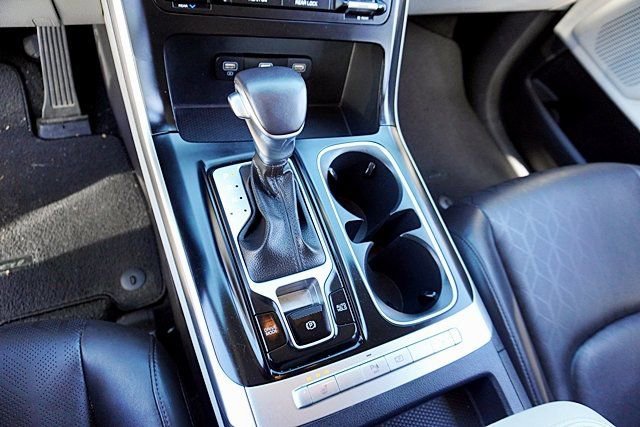 Used 2024 Kia Carnival LX FWD image 31