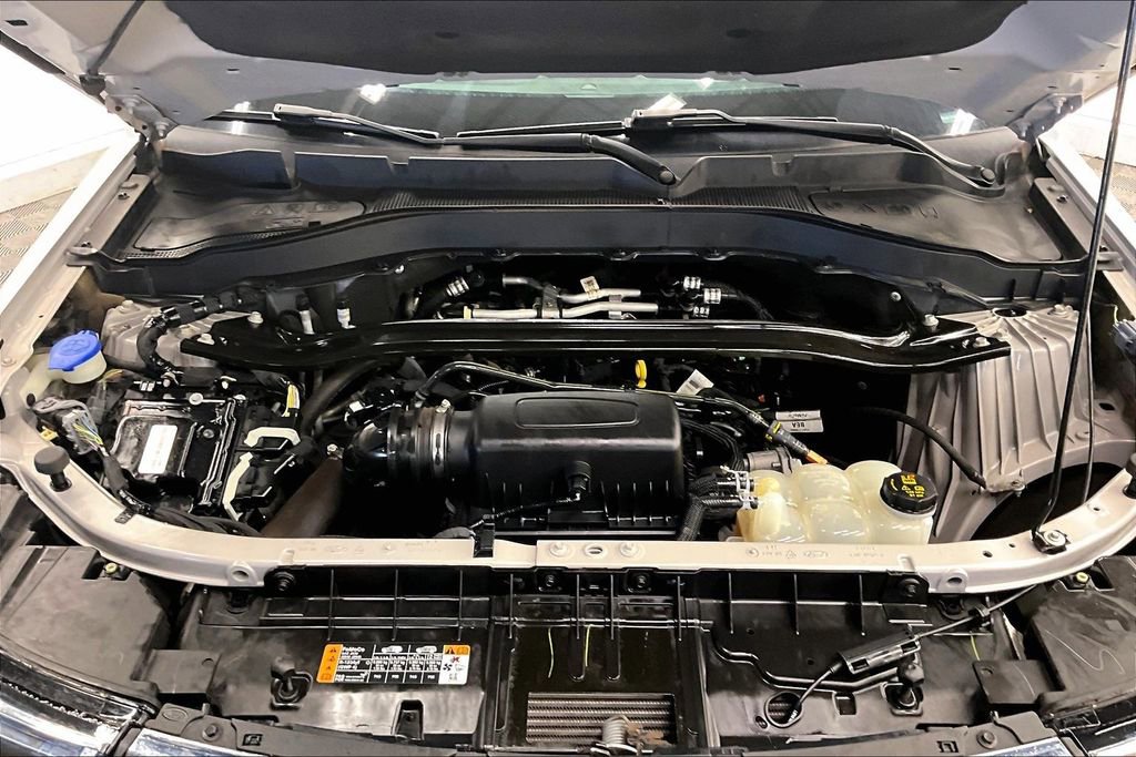 Used 2022 Ford Explorer Limited w/ Equipment Group 301A image 9