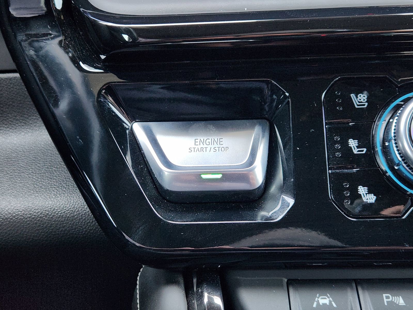 Used 2024 GMC Sierra 1500 AT4X image 24