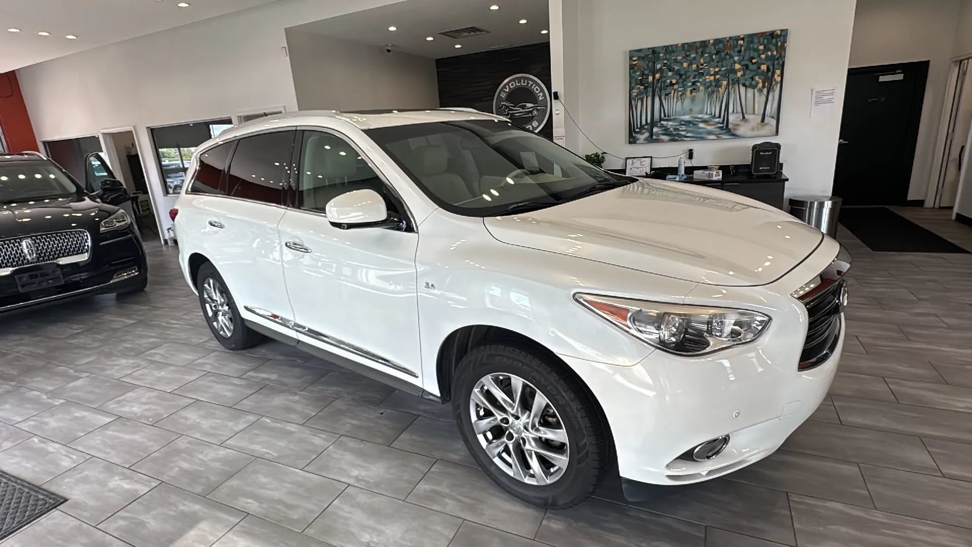 Used 2014 INFINITI QX60 FWD w/ Premium Plus Package image 3