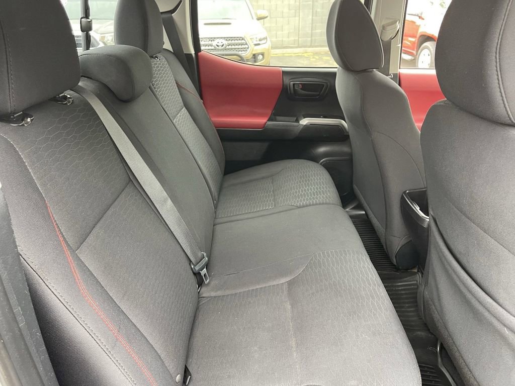 Used 2016 Toyota Tacoma SR5 w/ SR5 Appearance Package (SN) AWD/4WD image 14