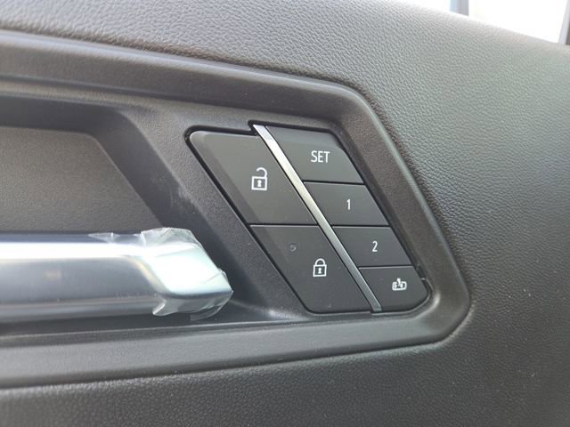 New 2026 GMC Canyon Denali w/ LPO, Denali Black Edition image 11