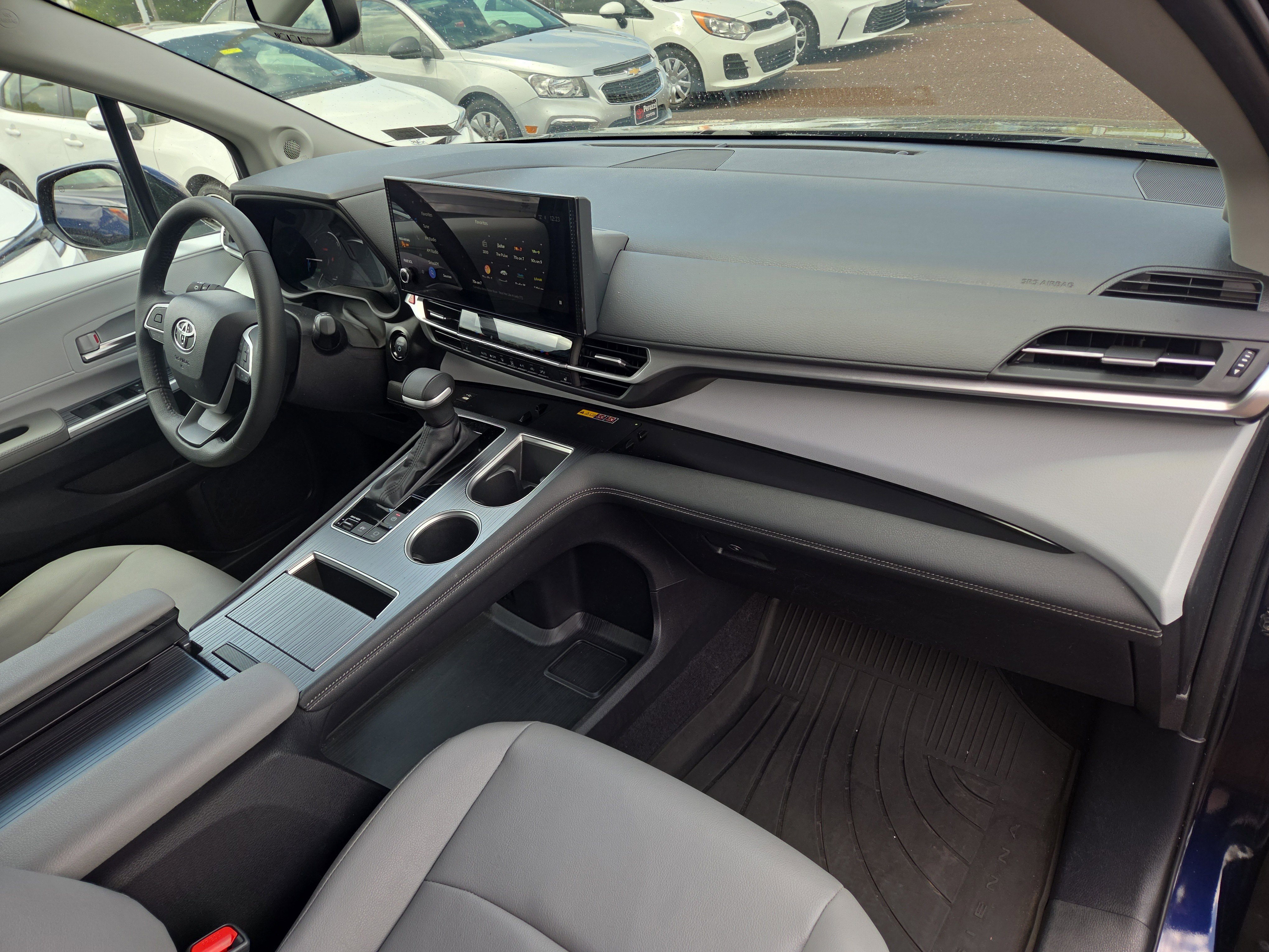 Certified 2025 Toyota Sienna XLE w/ XLE Plus Package AWD/4WD image 17