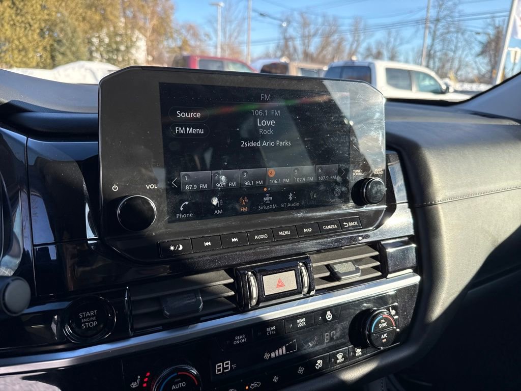 Certified 2025 Nissan Pathfinder SL image 34