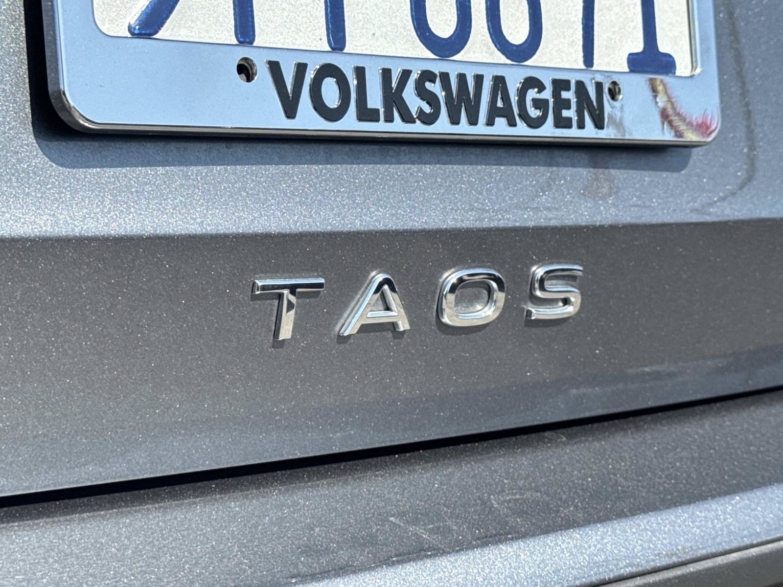 Certified 2024 Volkswagen Taos SE FWD image 30