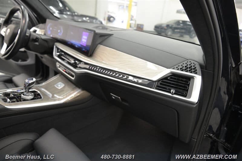 Used 2024 BMW ALPINA XB7 AWD/4WD image 23
