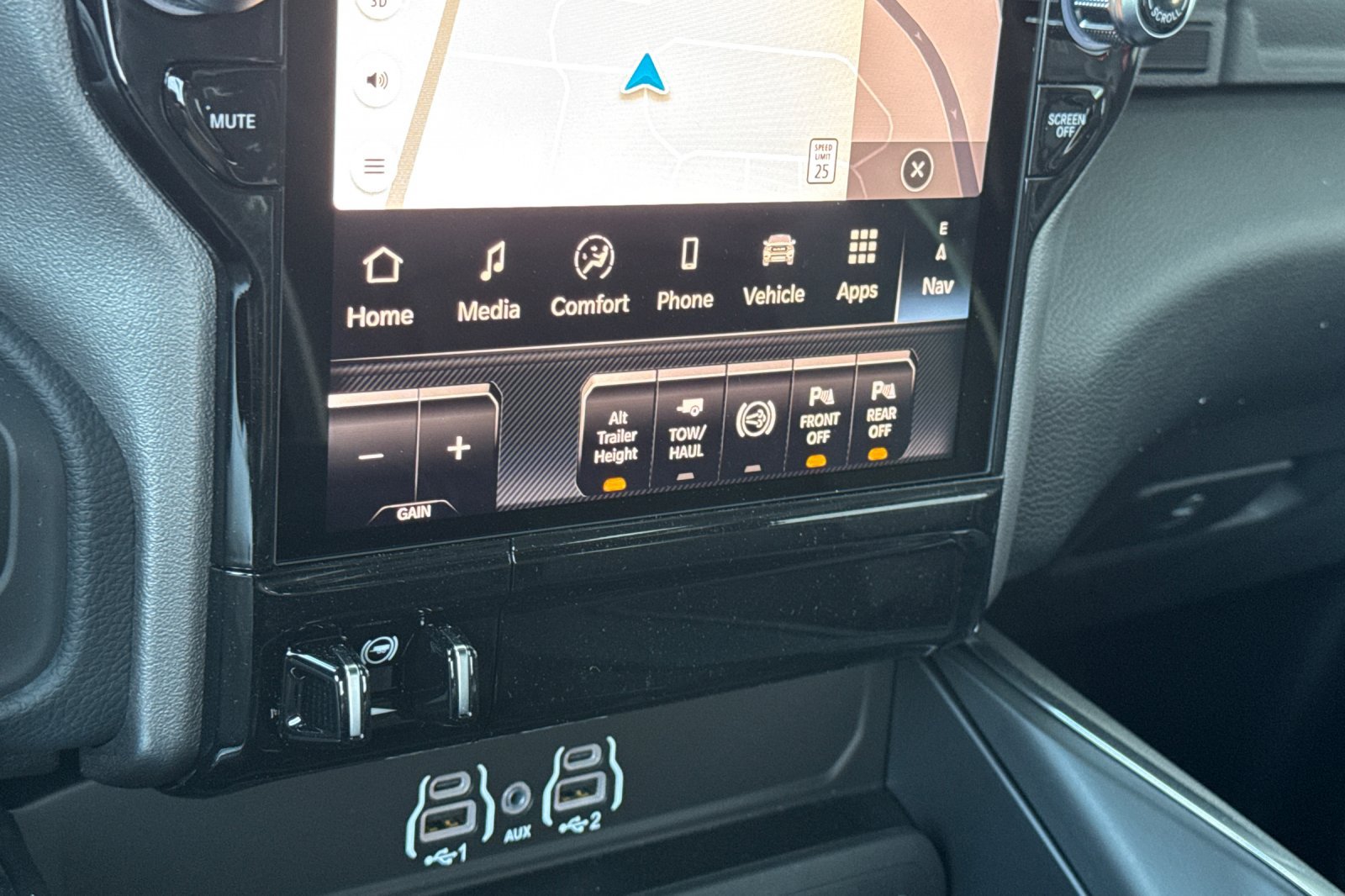 New 2026 RAM 3500 Laramie AWD/4WD image 19
