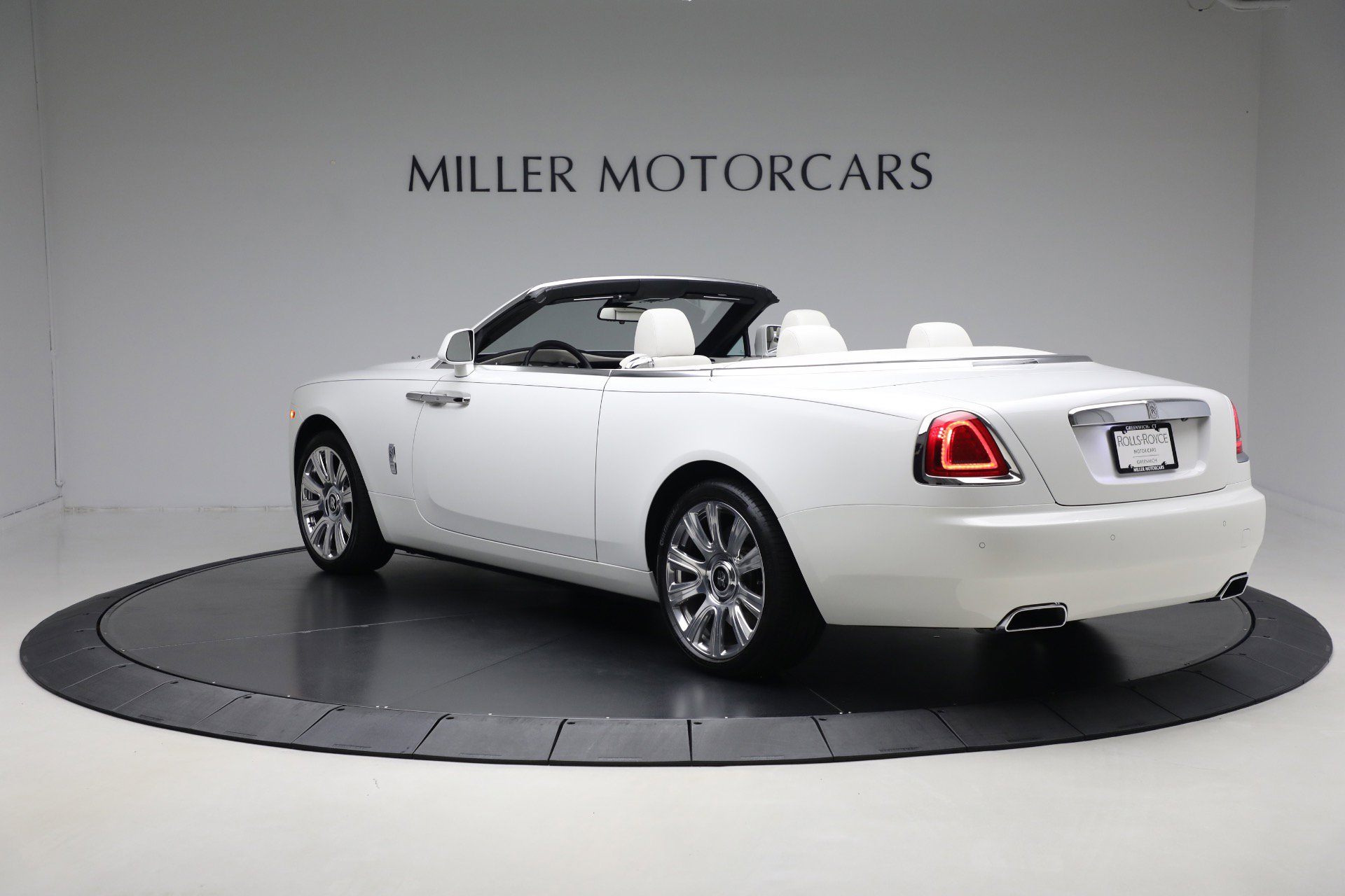 Certified 2018 Rolls-Royce Dawn image 7