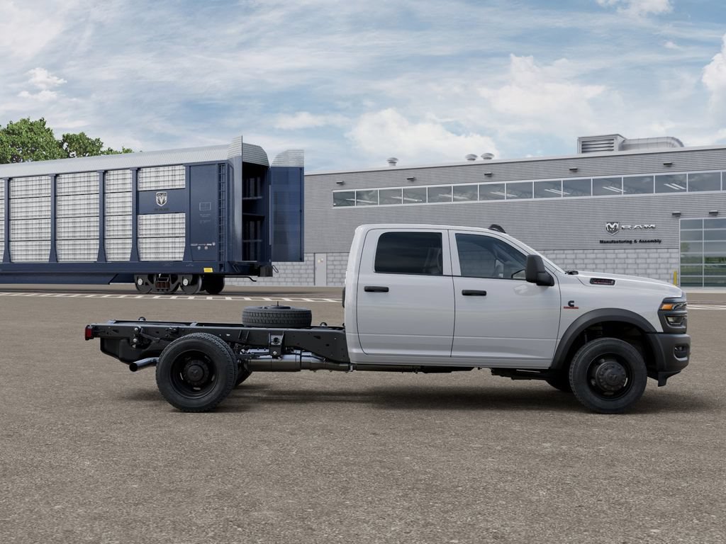 New 2025 RAM 5500 Tradesman AWD/4WD image 22