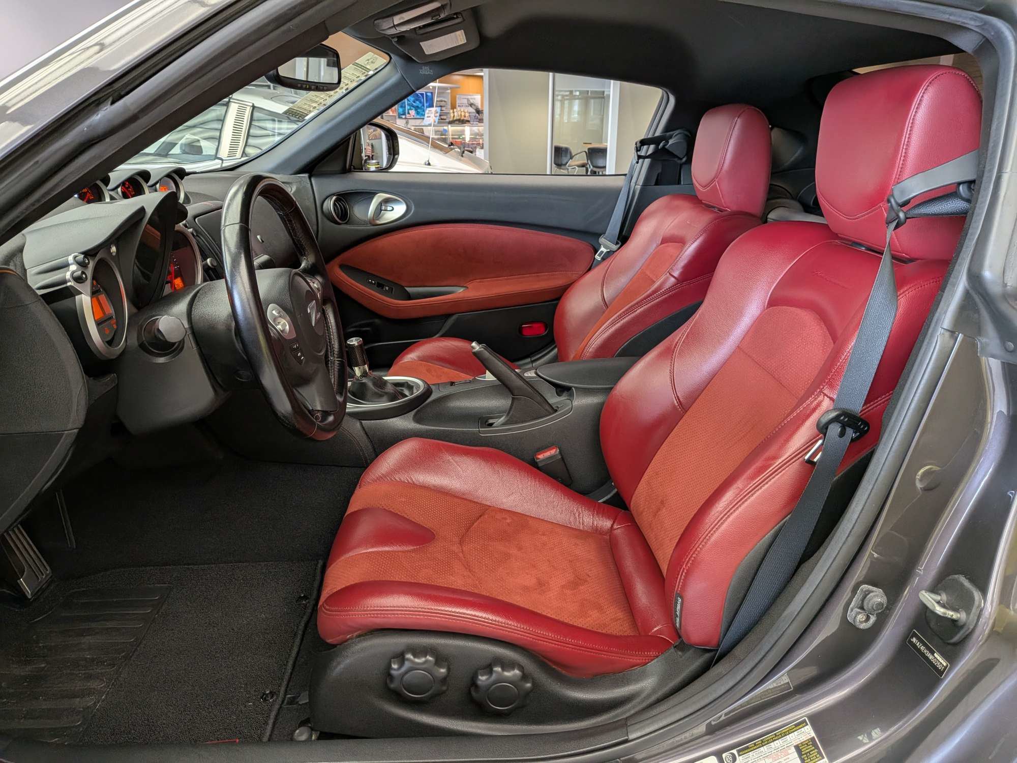 Used 2010 Nissan 370Z Touring w/ Sport Pkg RWD image 14