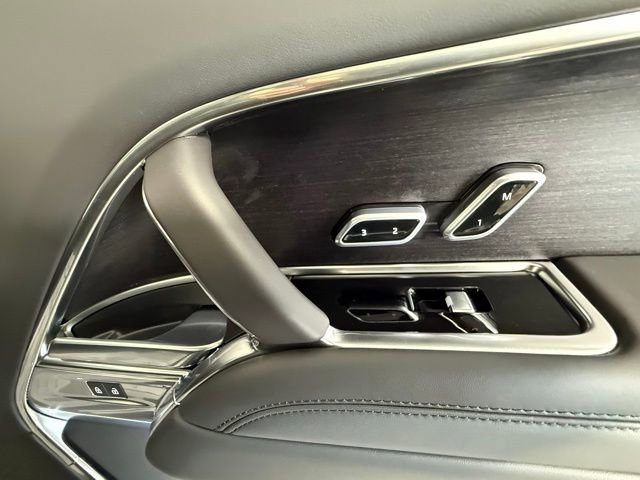 New 2025 Land Rover Range Rover SE image 36