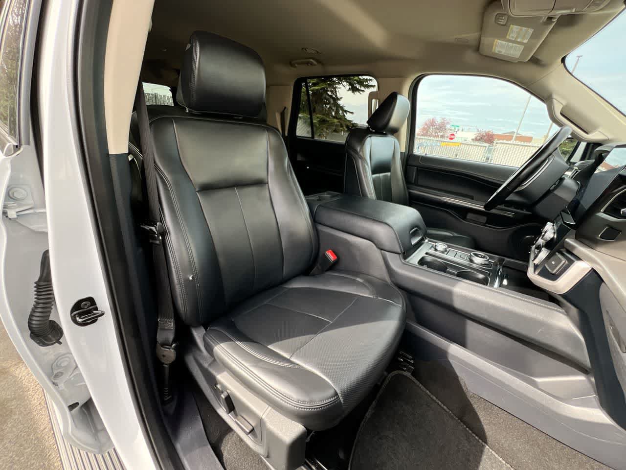 Used 2024 Ford Expedition Max XLT AWD/4WD image 28