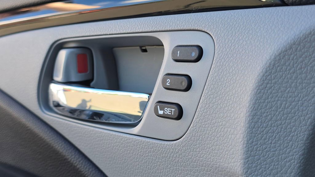 Used 2017 Honda Pilot Elite image 26