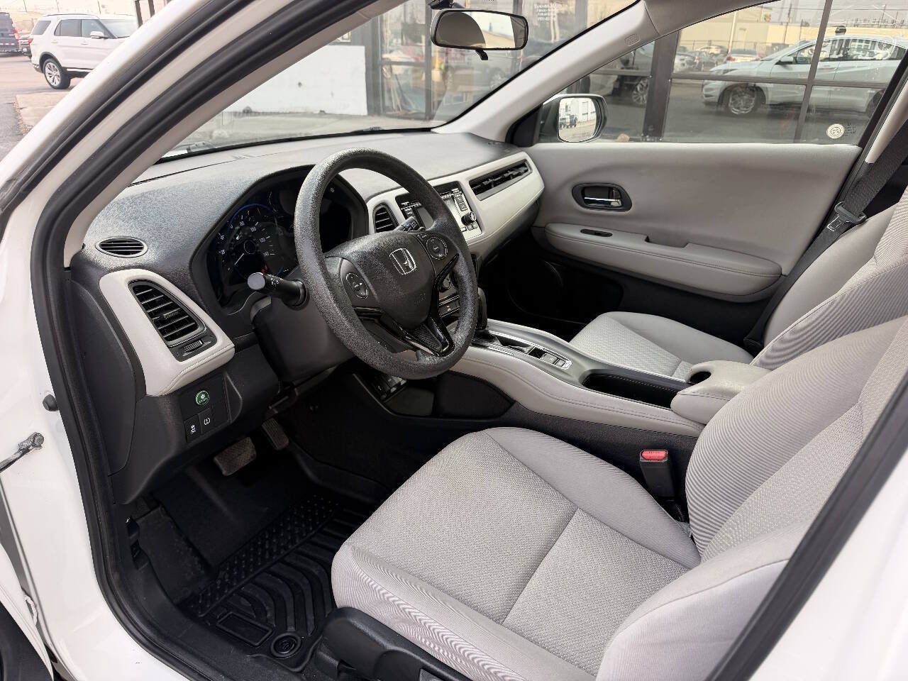 Used 2018 Honda HR-V LX image 13