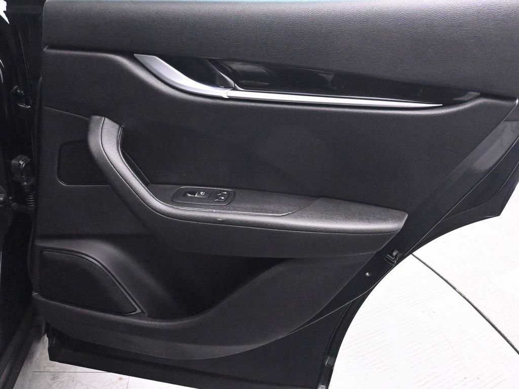Used 2023 Maserati Levante Modena image 17
