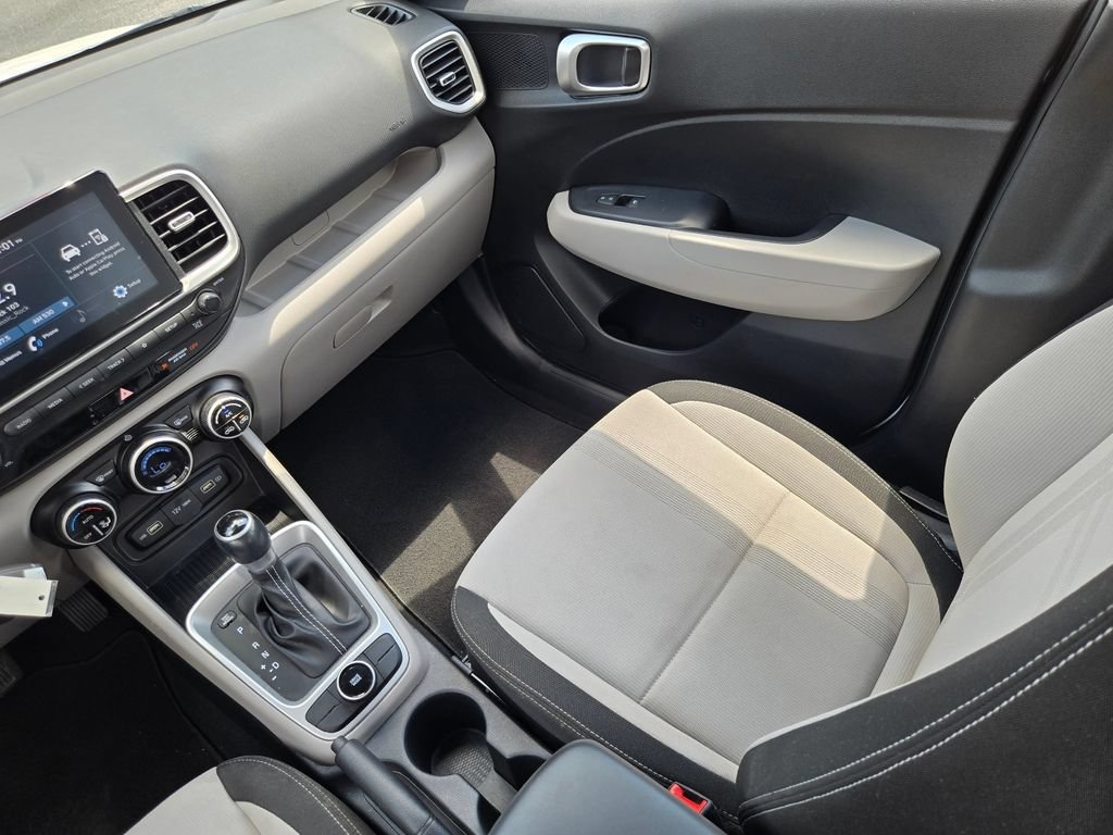 Used 2022 Hyundai Venue SEL w/ Cargo Package FWD image 13