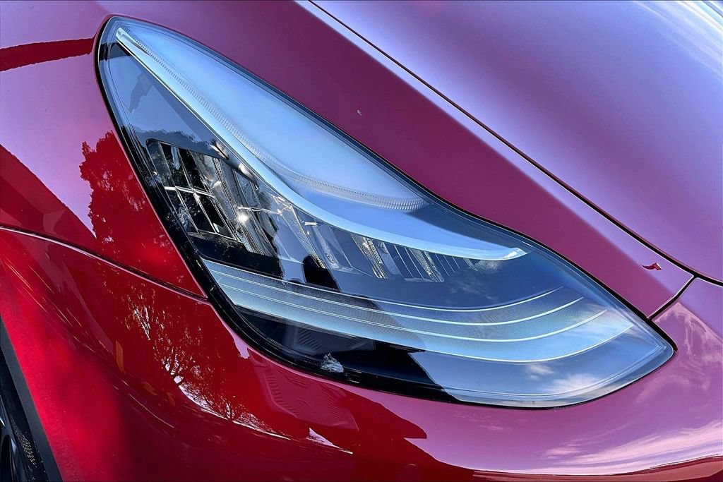 Used 2023 Tesla Model Y Long Range AWD/4WD image 28