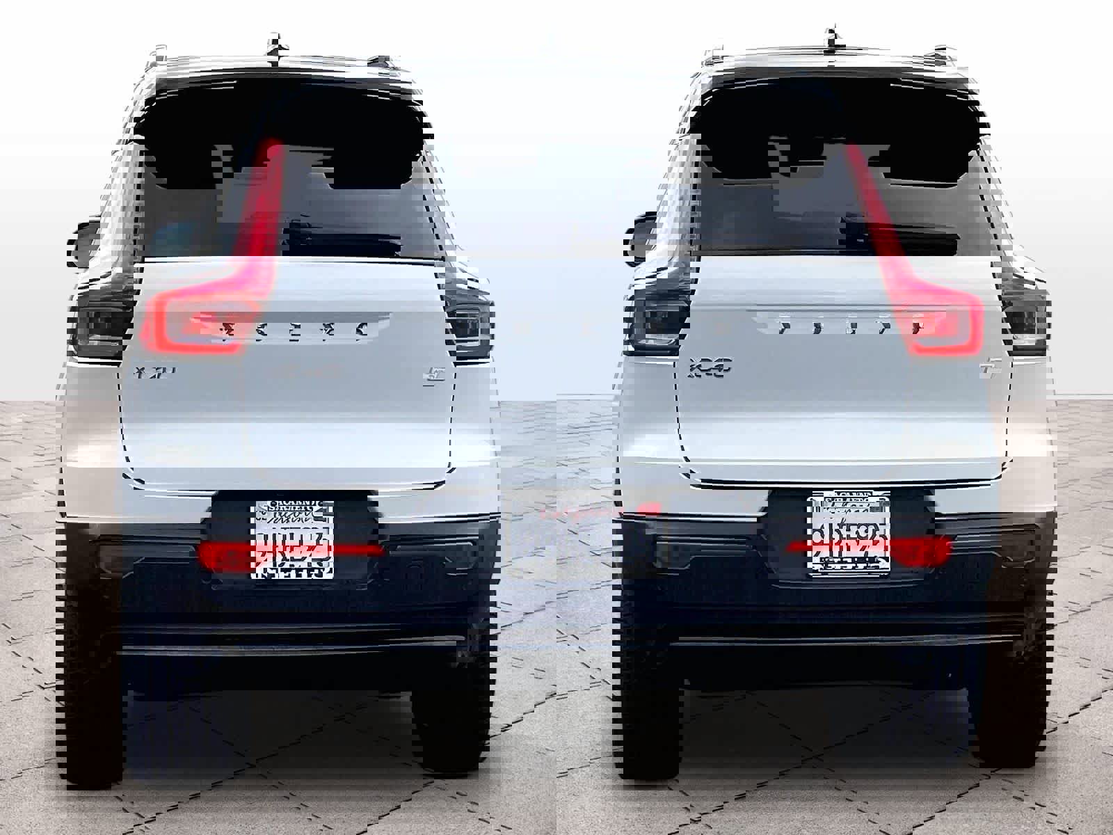 Used 2023 Volvo XC40 Recharge Core w/ Protection Package Premier image 7