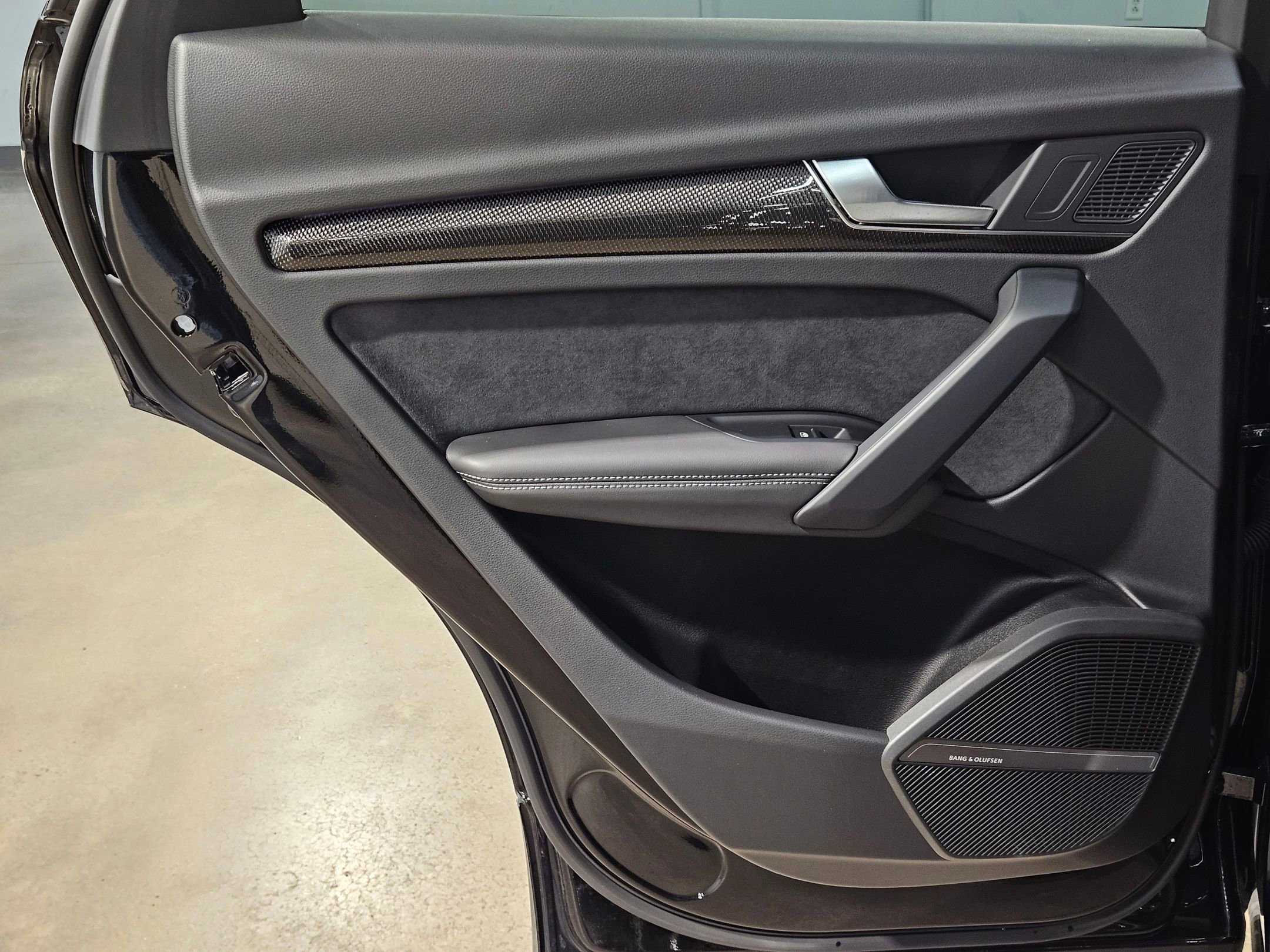 Used 2024 Audi SQ5 Prestige image 34